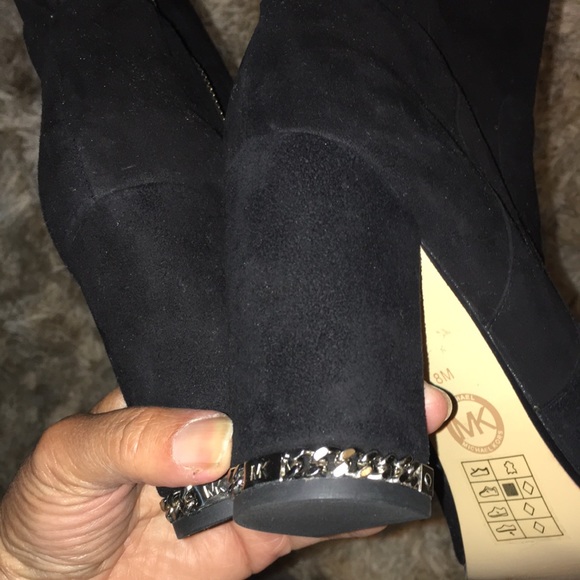 MICHAEL KORS NWT SUEDE CHAIN DETAILED HEEL BOOTIES SIZE 8 - Picture 5 of 9